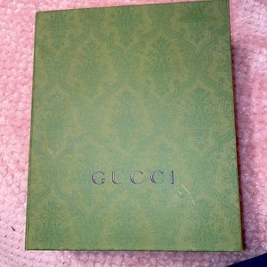 Gucci box